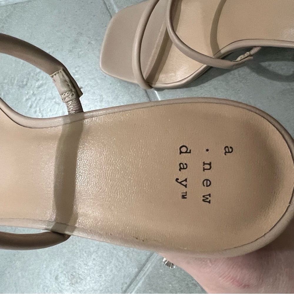 A new day - tan rounded block heel, with a square toe - Picture 12 of 13